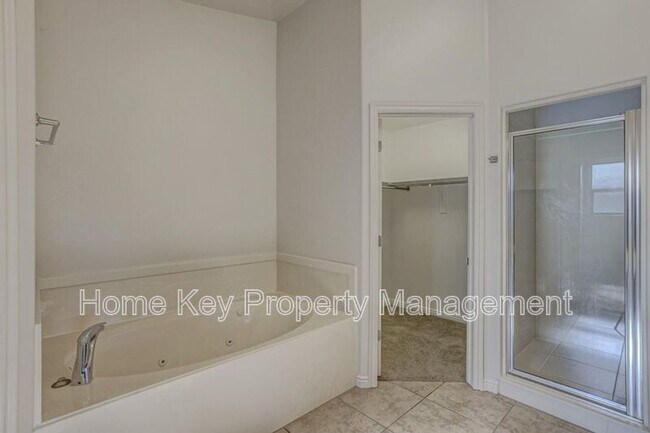 Building Photo - 259 S 300 W