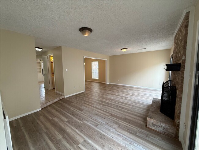 Building Photo - 17149 Beaver Springs Dr