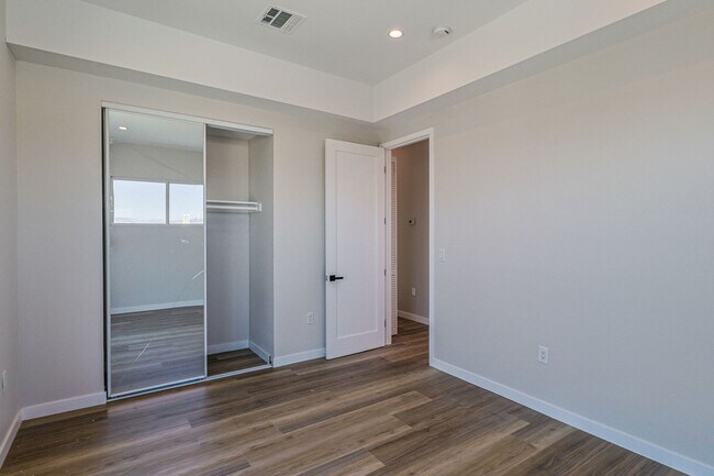 Building Photo - 5515 Glennie Ln