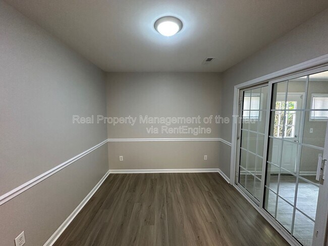 Building Photo - 225 Braeburn Dr