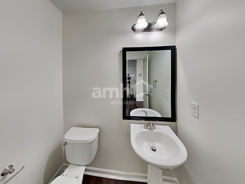 Building Photo - 12814 Settlers Trail Ct