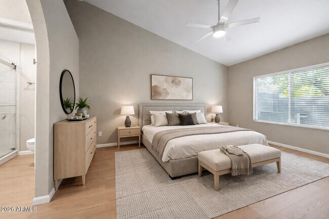 Building Photo - 10059 E Sheena Dr