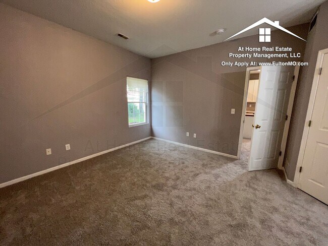 Building Photo - 1012 Boulder Ct