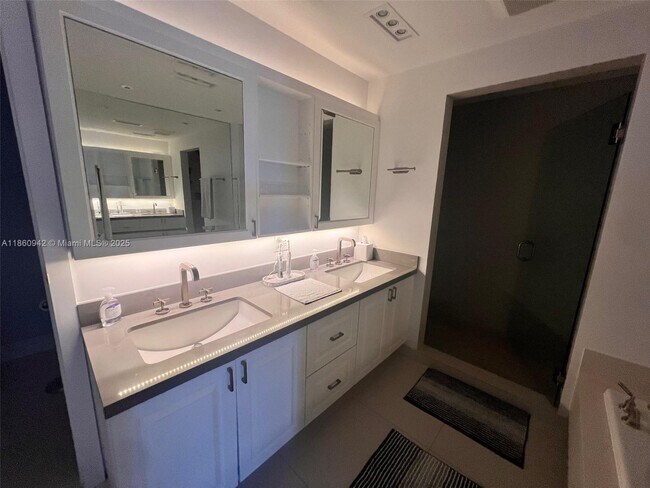 Building Photo - 3801 Collins Ave