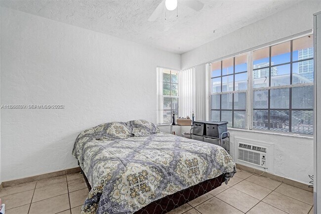 Building Photo - 6860 Abbott Ave