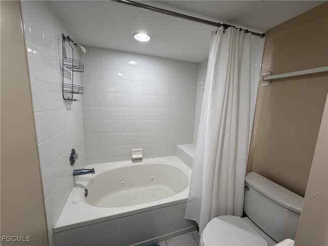 Building Photo - 285 Naples Cove Dr