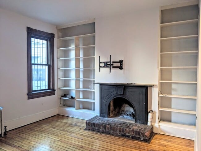 Building Photo - 111 Tennessee Ave NE