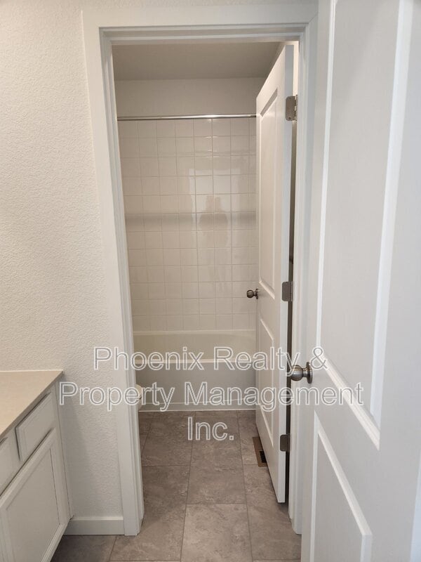 Building Photo - 630 Greenville