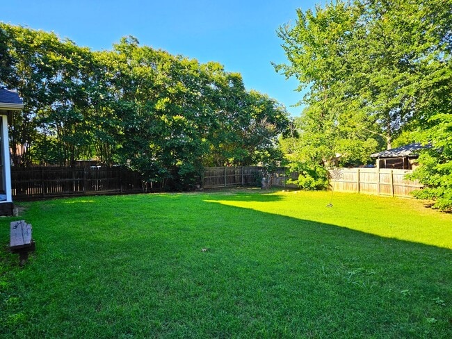 Building Photo - 3 Bed 2.5 Bath Hidden Gem in Flower Mound!