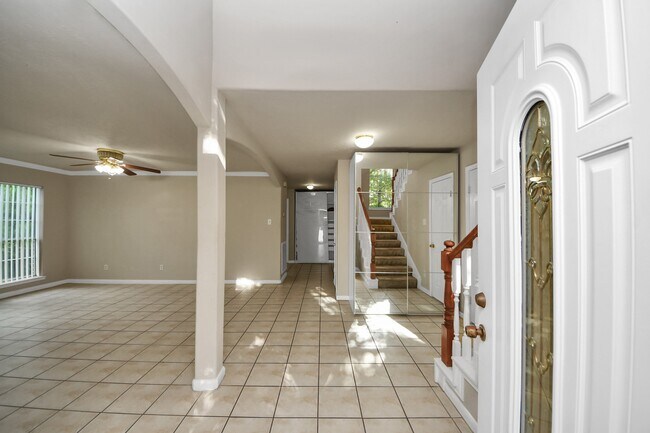 Building Photo - 3211 Carmel Valley Dr