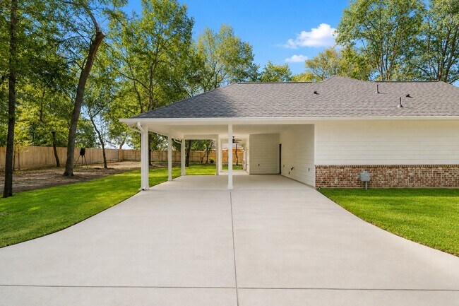 Building Photo - 5161 Lazy Ln