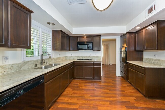 Building Photo - 39945 Santa Fe Way