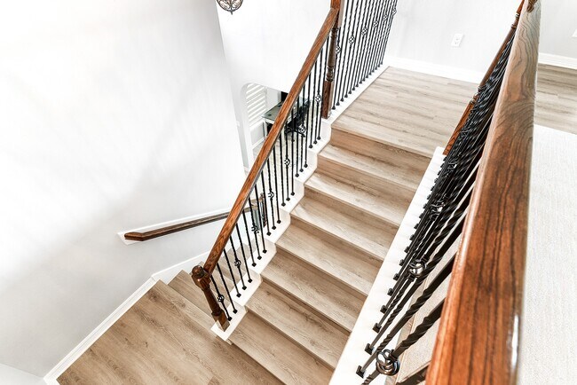 Building Photo - 29022 Pinnacle Ridge Dr