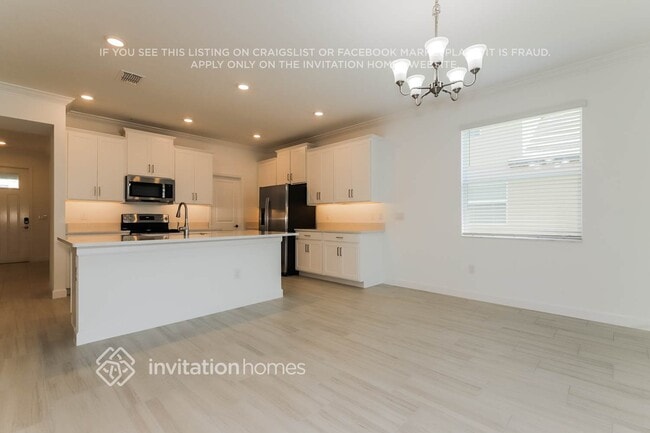Building Photo - 14346 17th Ct E