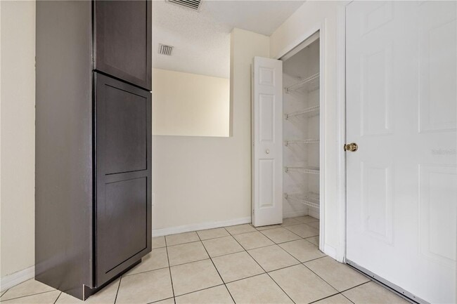 Building Photo - 8505 Edgewater Pl Blvd