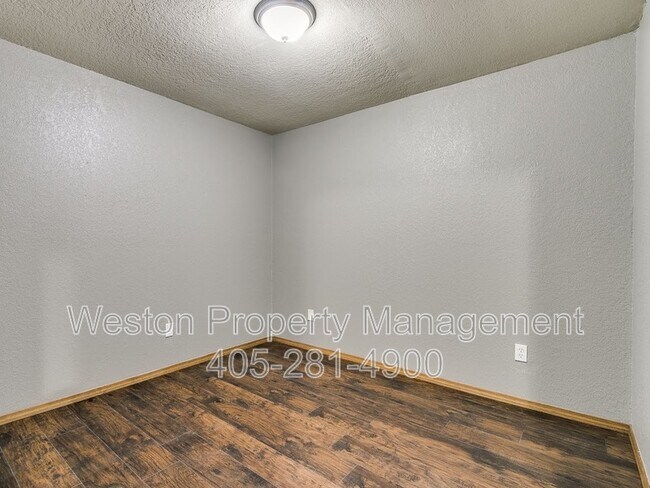 Building Photo - 1304 Regency Blvd