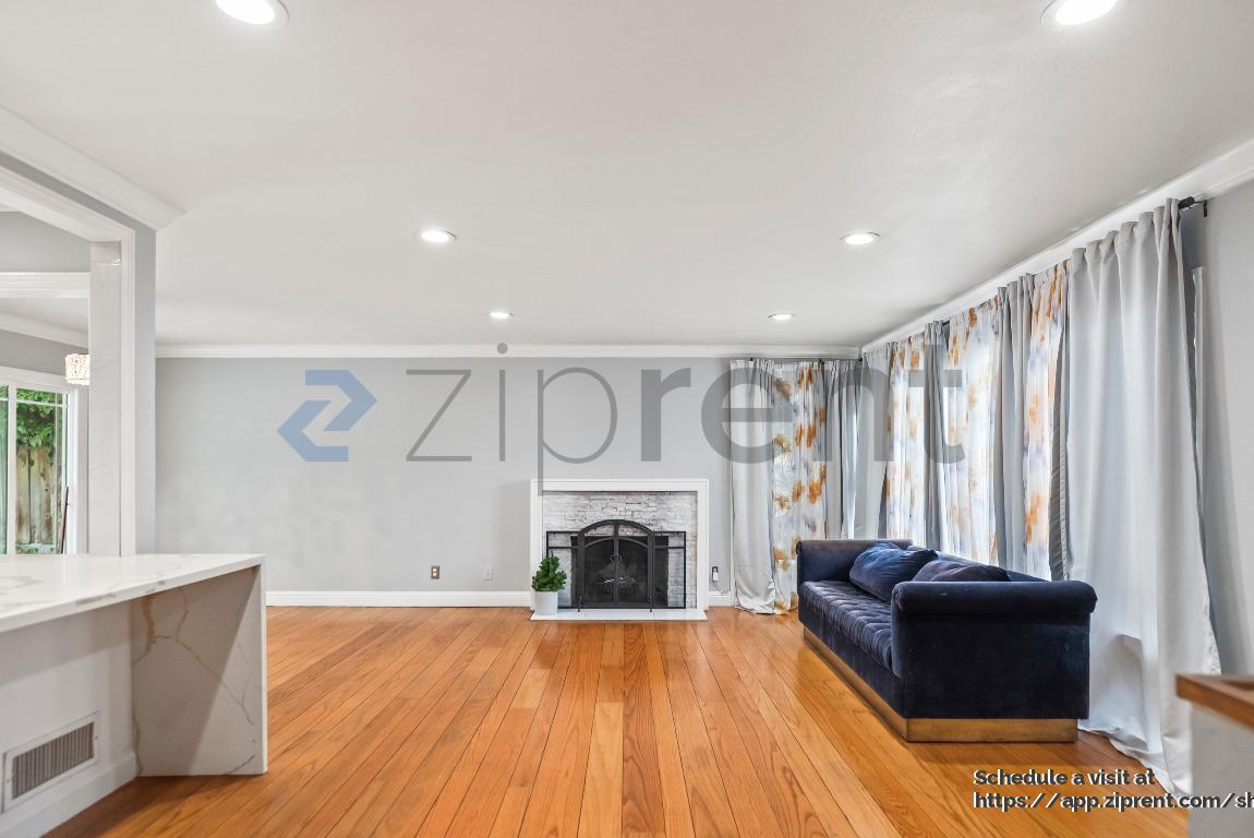 Building Photo - 4847 Stacy St