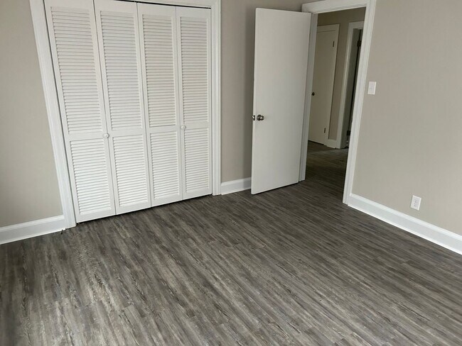 Building Photo - 3 bedroom, two bath home for rent