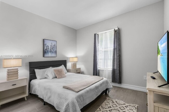 Building Photo - 425 Coral Reef Pl