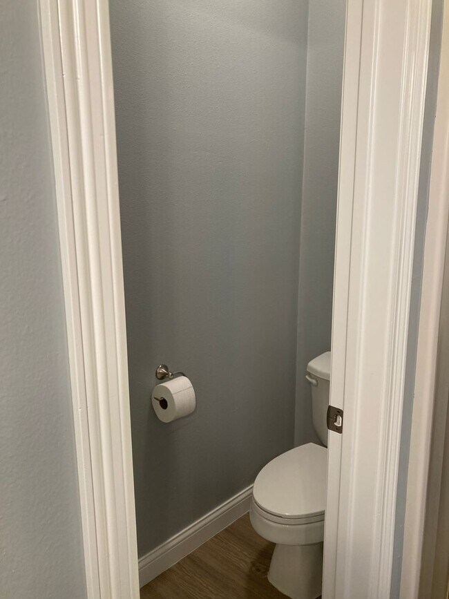 Building Photo - 3 bedroom 2 bath modern style home minutes from Centerton Main!!