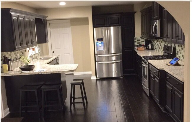 Kitchen State of the Art Appliances - 7307 Anatola Ave