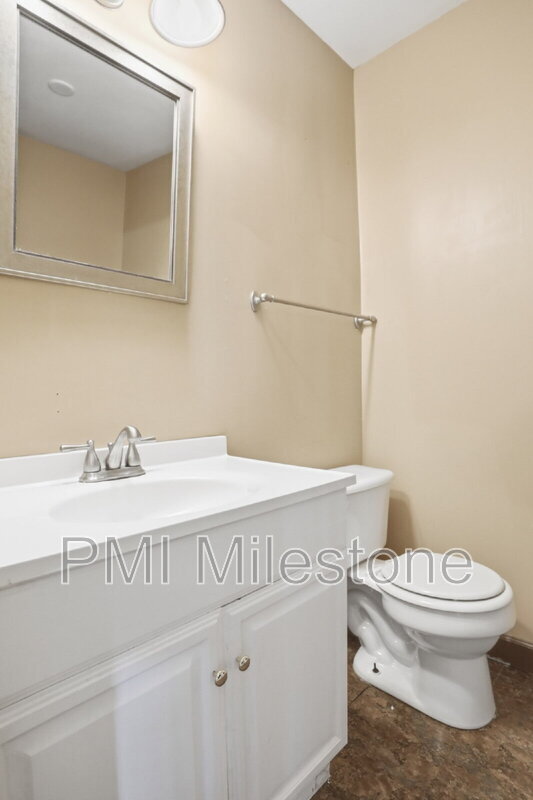 Building Photo - 6581 Ewald Ct