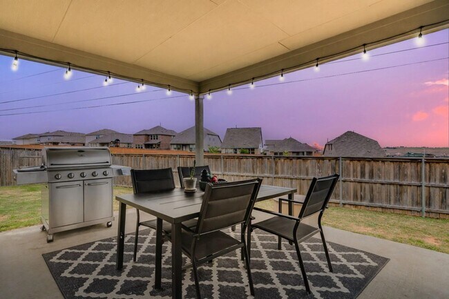 Building Photo - Beautifully upgraded 3 bedroom located on a cul-de-sac - Don't miss out!