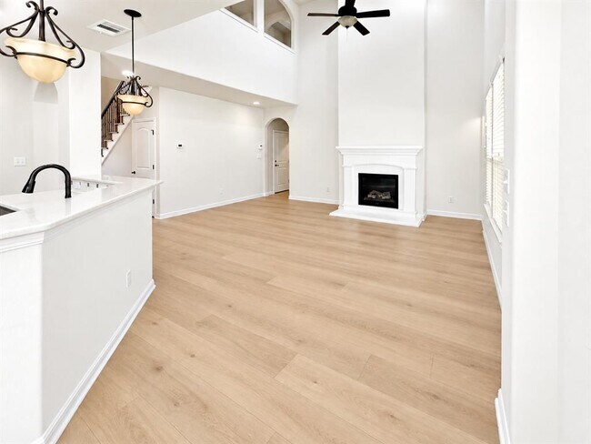 Building Photo - 14312 Senia Bend