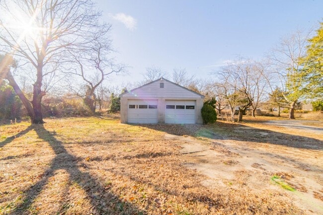 Building Photo - Beautifully refreshed 4-bedroom, 2-bath home in Millville
