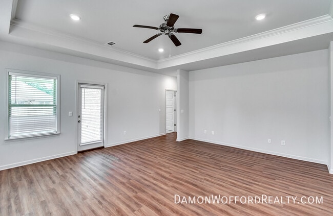 Building Photo - 533 Vista Pointe Dr