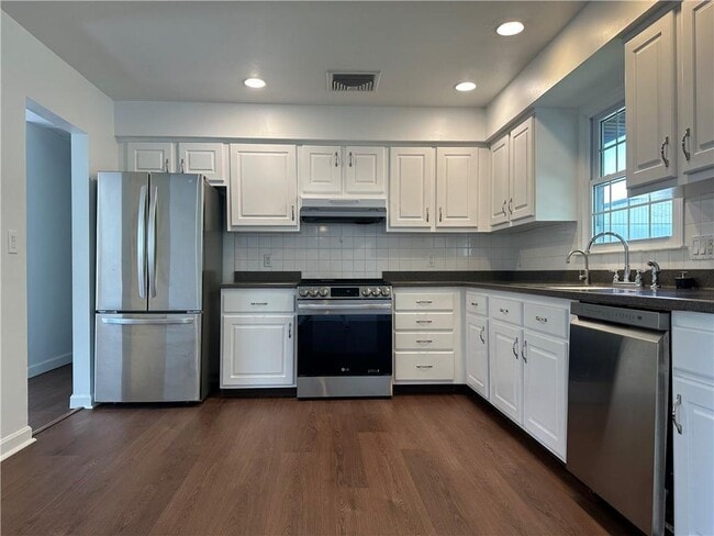 Building Photo - 11 Pocono Rd