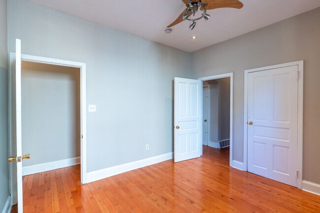 Building Photo - 1121 S 13th St