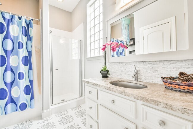 Building Photo - 4736 Post Oak Timber Dr