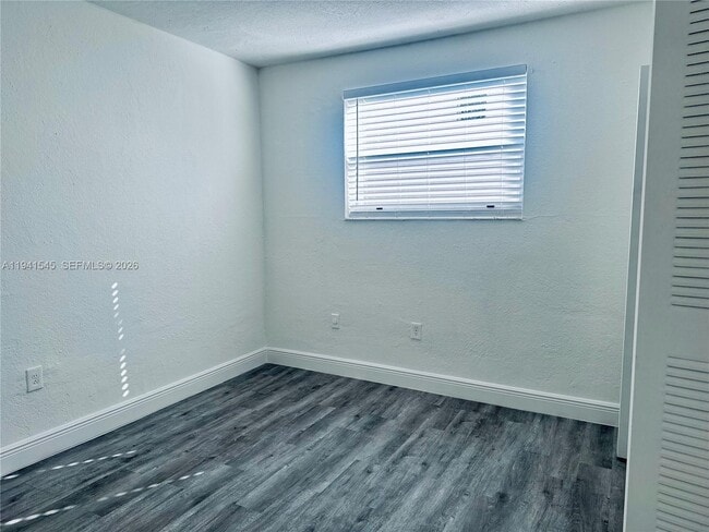 Building Photo - 1545 NW 8th Ave