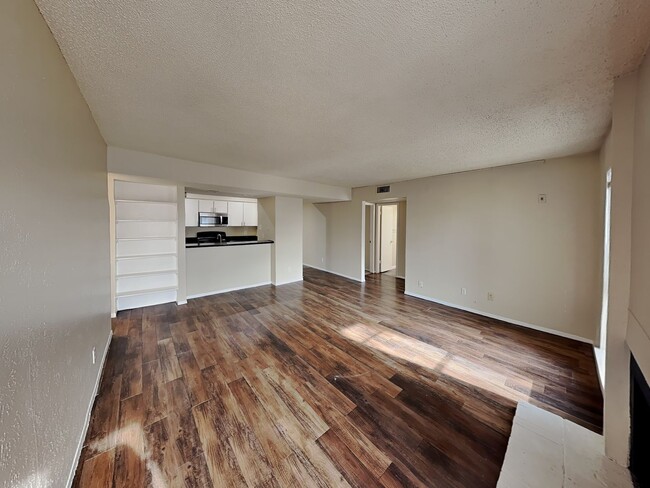 Building Photo - Adorable 2-Bedroom, 2-Bath Condo in Woodhaven – Gated Community!