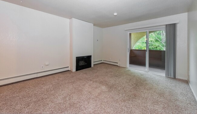 Building Photo - Ladera Villa