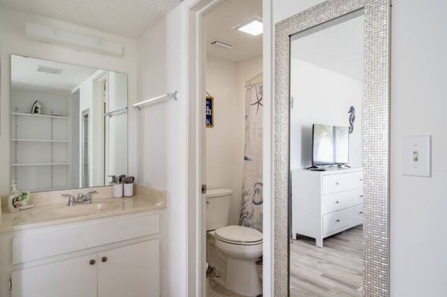 Building Photo - 2810 N Beach Rd