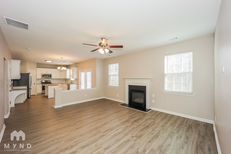 Building Photo - 545 Bigelow Ct