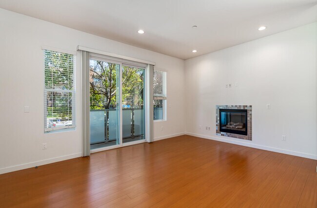 Unit 2 Fireplace - 14212 Riverside Dr