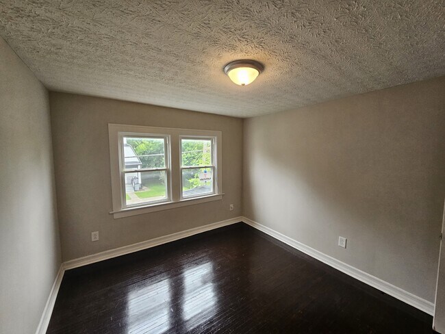 Building Photo - 241 Brehl Ave