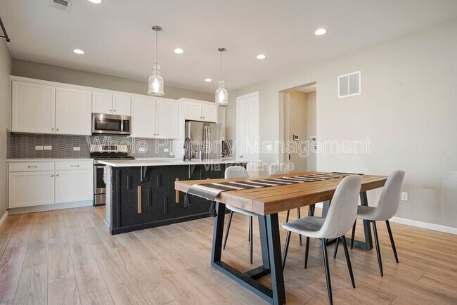 Building Photo - 27837 E 9th Ln