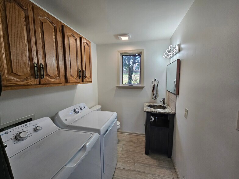 Half bath/laundry - 3491 Horizon Dr