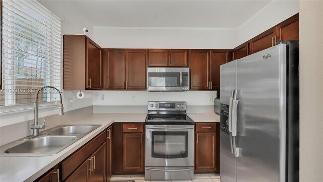 Building Photo - 2342 SE 10th St