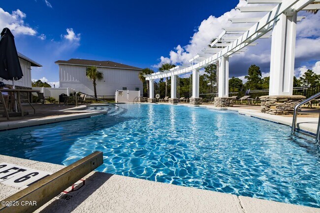 Building Photo - 1882 Pointe Dr