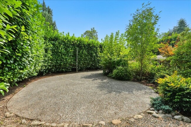 Building Photo - Charming Single-Level 3-Bedroom Home for R...