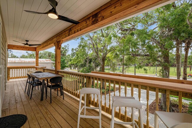 Building Photo - 28 W Castillo Dr