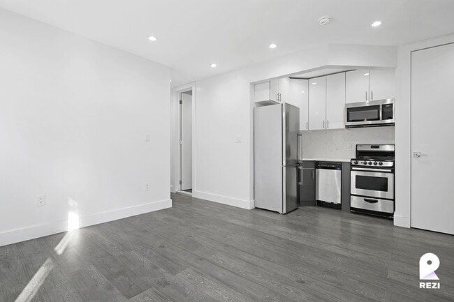 Building Photo - 119-20 Union Tpke