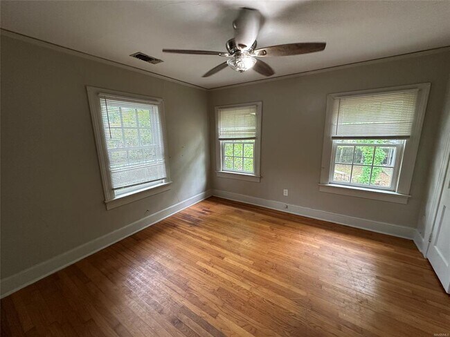 Building Photo - 432 Clanton Ave