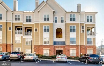 Building Photo - 2111 Highcourt Ln