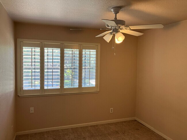 Building Photo - 1717 Whippoorwill Ct